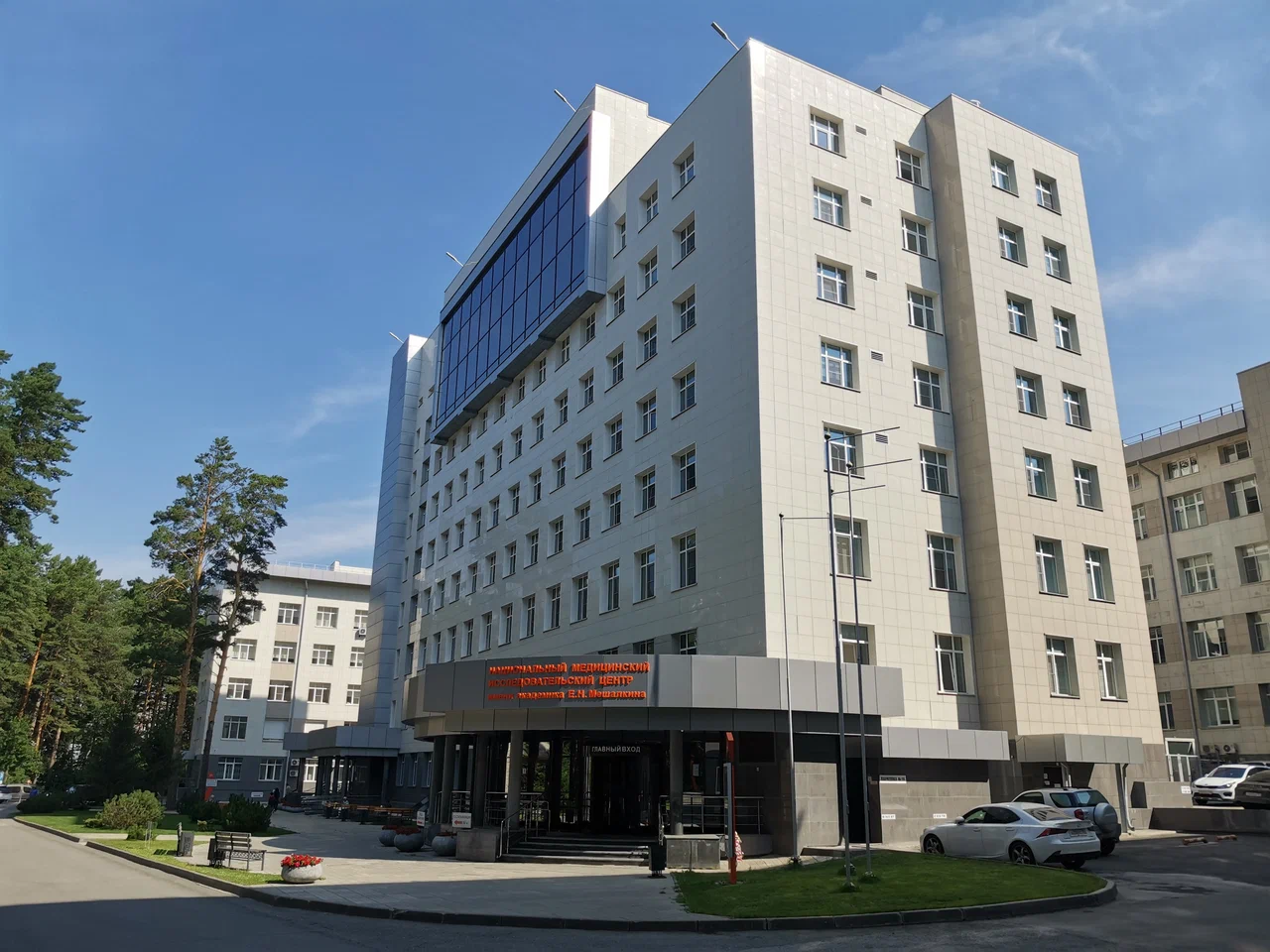 Детские кардиохирурги НМИЦ имени академика Е.Н. Мешалкина Минздрава России спасли жизнь 6-летнего мальчика, удалив большую часть новообразования в сердце