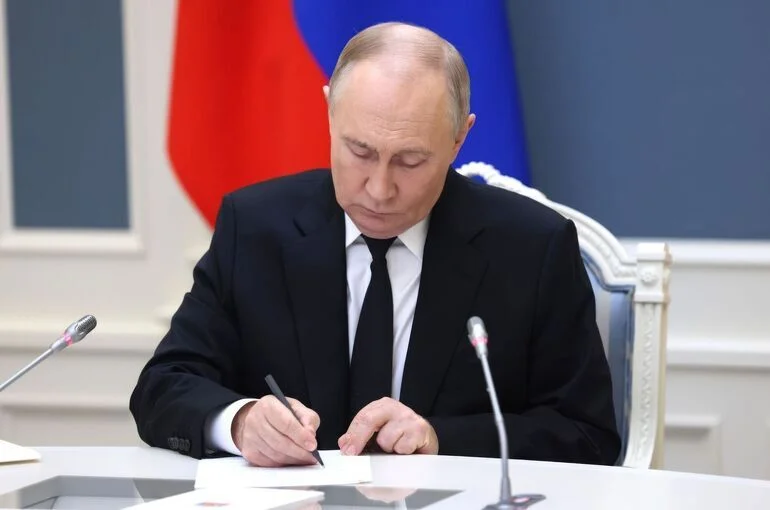 Президент РФ подписал закон о персонифицированном учете медпомощи ветеранам СВО